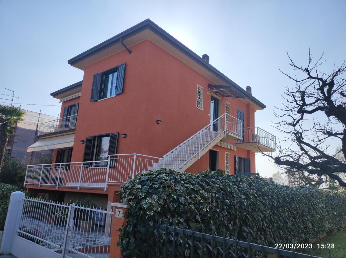 Casapatrizia B&B Сирмионе Екстериор снимка