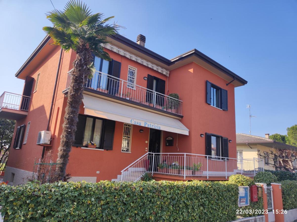 Casapatrizia B&B Сирмионе Екстериор снимка