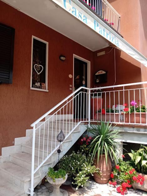 Casapatrizia B&B Сирмионе Екстериор снимка