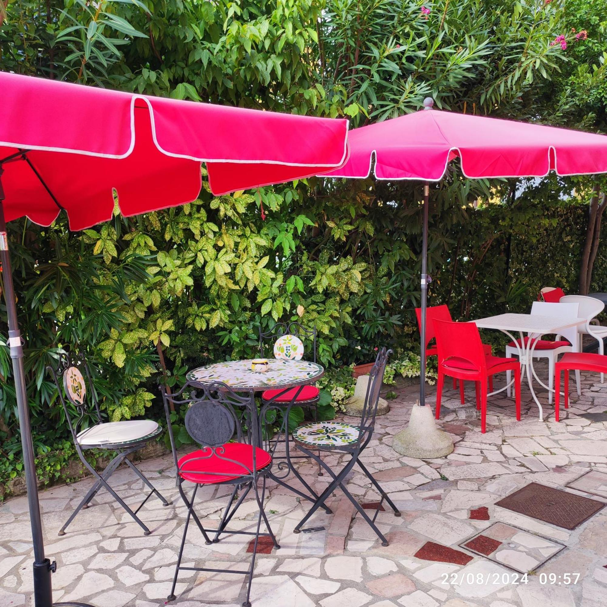 Casapatrizia B&B Сирмионе Екстериор снимка