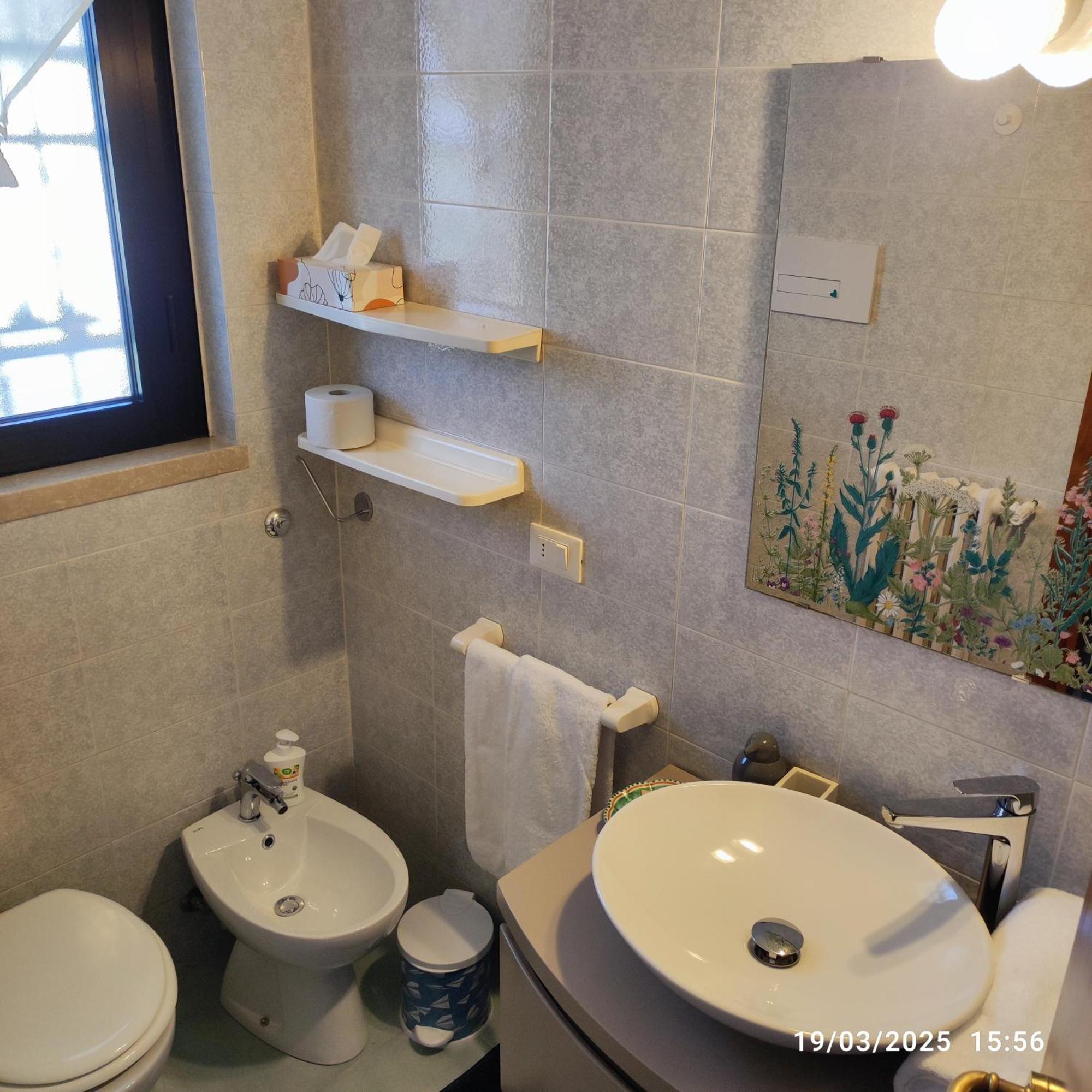 Casapatrizia B&B Сирмионе Екстериор снимка