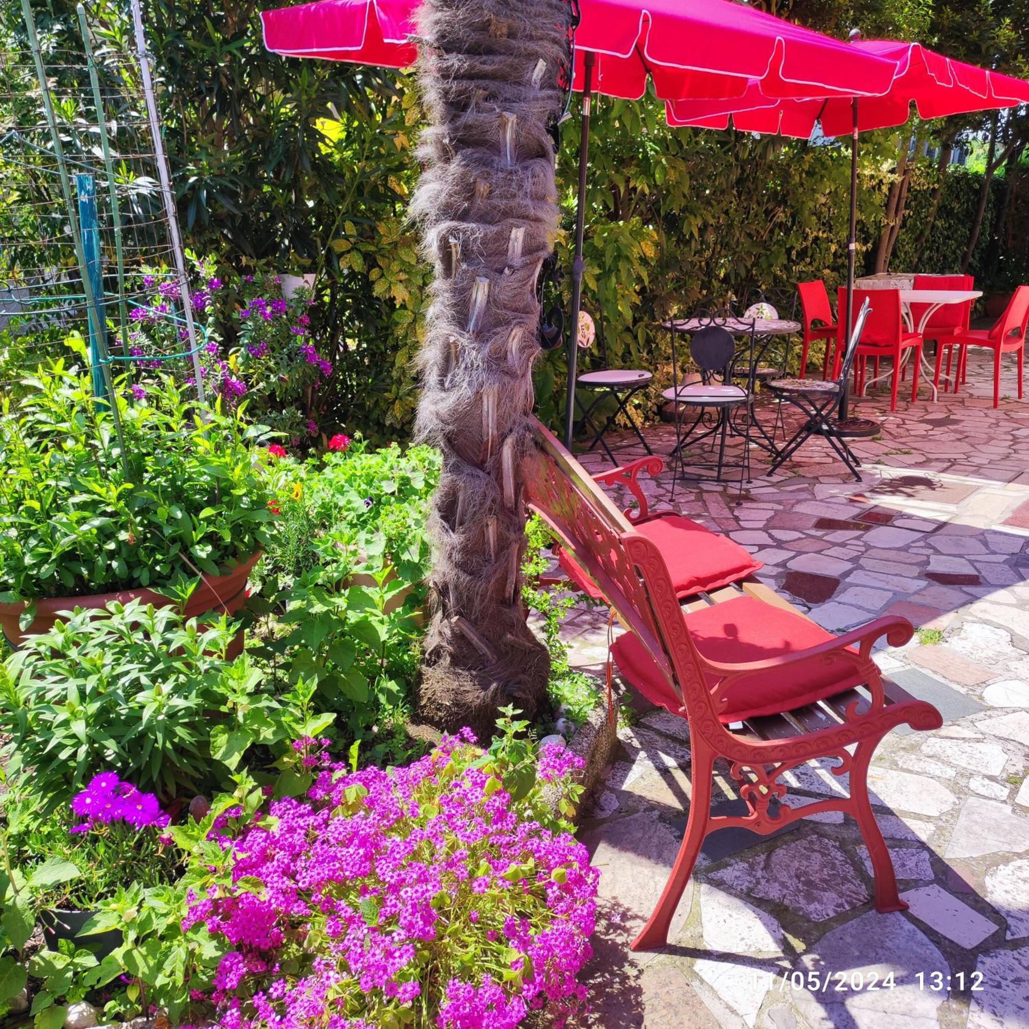 Casapatrizia B&B Сирмионе Екстериор снимка