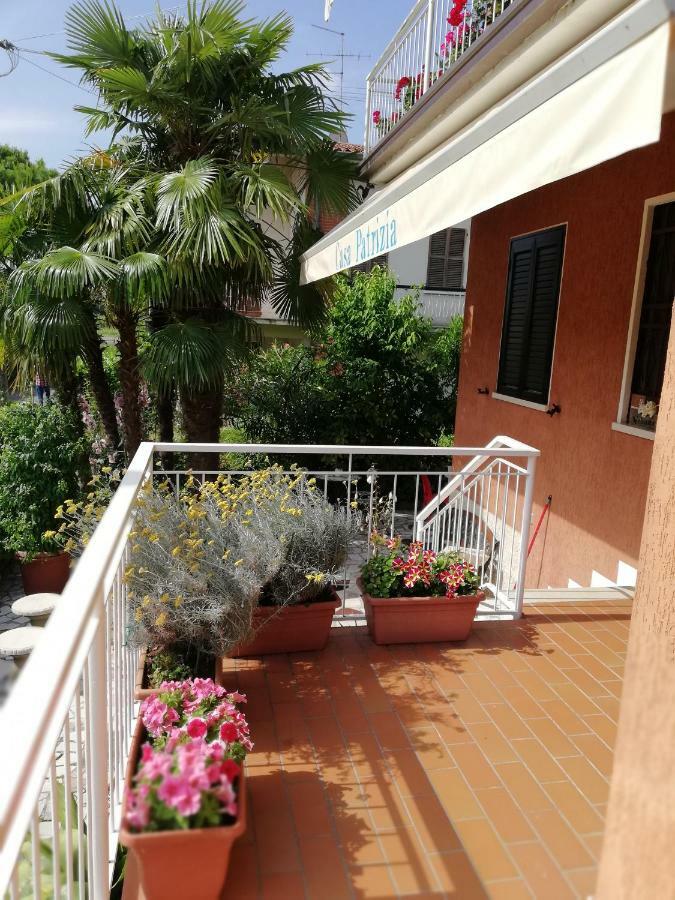 Casapatrizia B&B Сирмионе Екстериор снимка